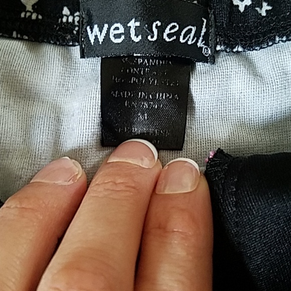 Tops - Picture 4 of 4